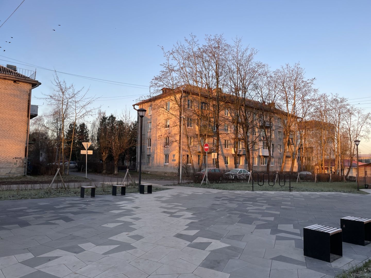 Центральная аллея, Лукаши