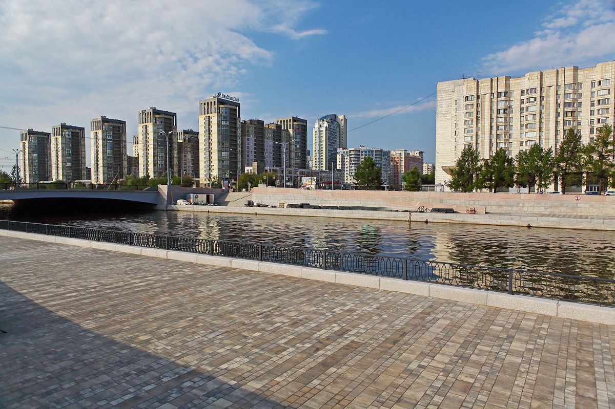 Набережная реки Смоленка